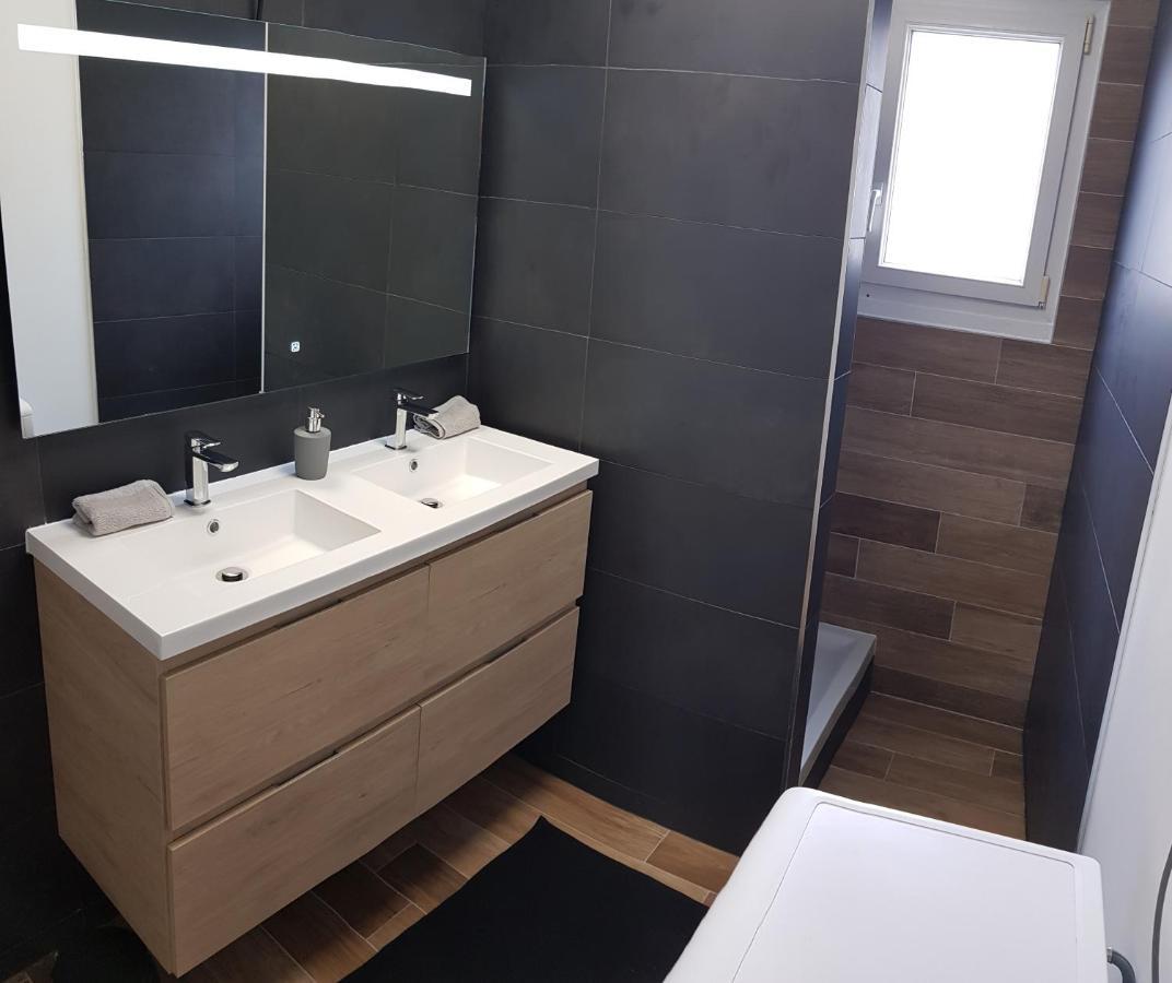 Appartement Centre Ville Concarn Home กงการ์โน ภายนอก รูปภาพ